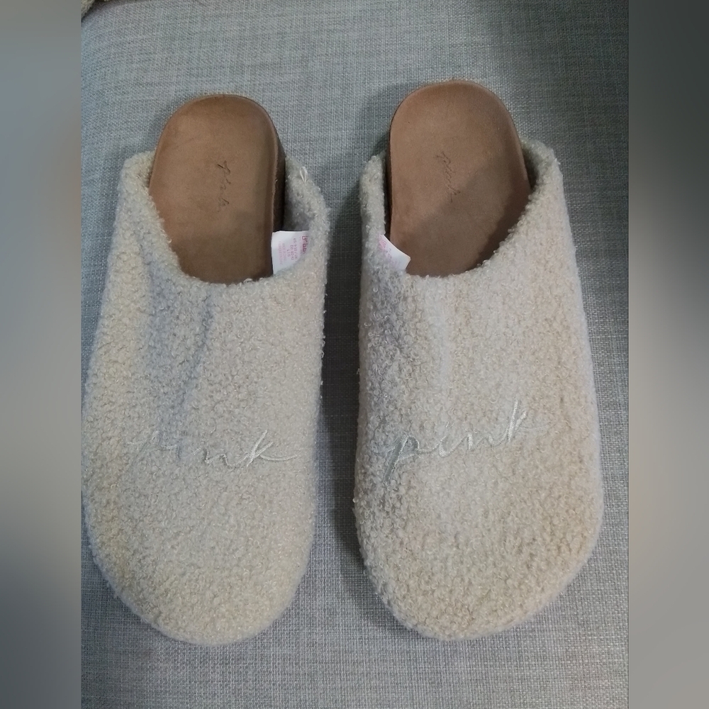 Victoria's Secret Pink plush sherpa slides